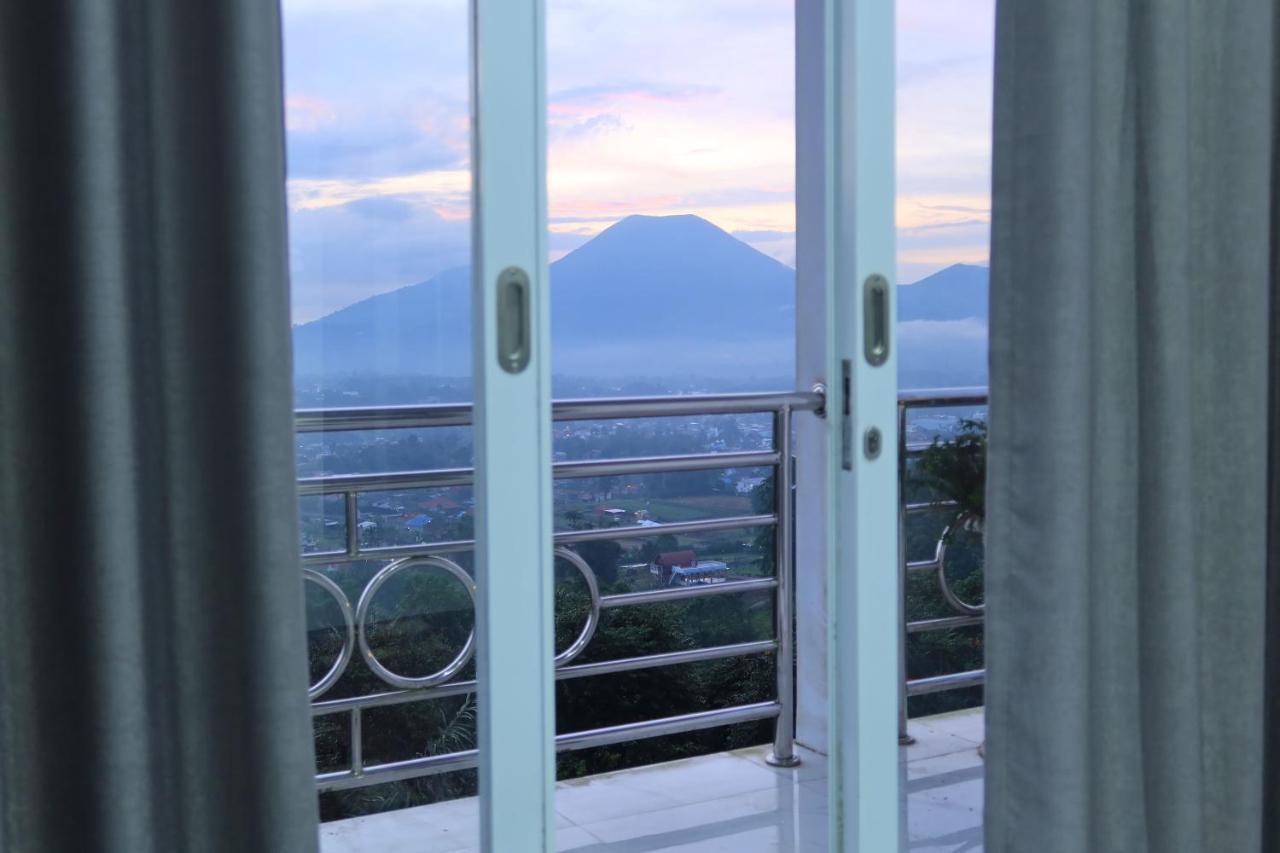 Narwastu Hills Hotel Tomohon Exterior foto